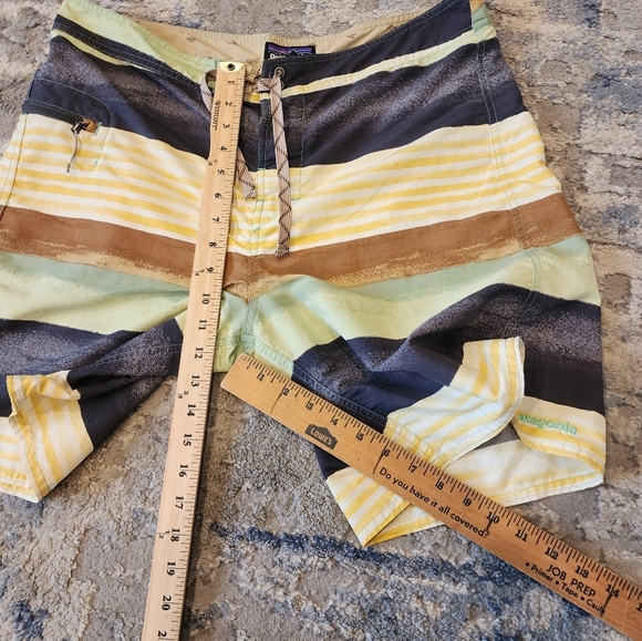 Patagonia Board shorts. Men's size 36 - Picture 15 of 16